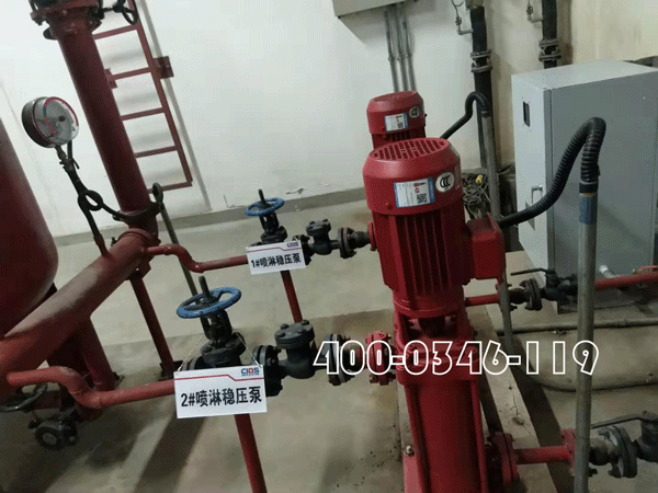 住宅區(qū)發(fā)生火災(zāi)消防救火造成第三方財產(chǎn)損失誰承擔責任？